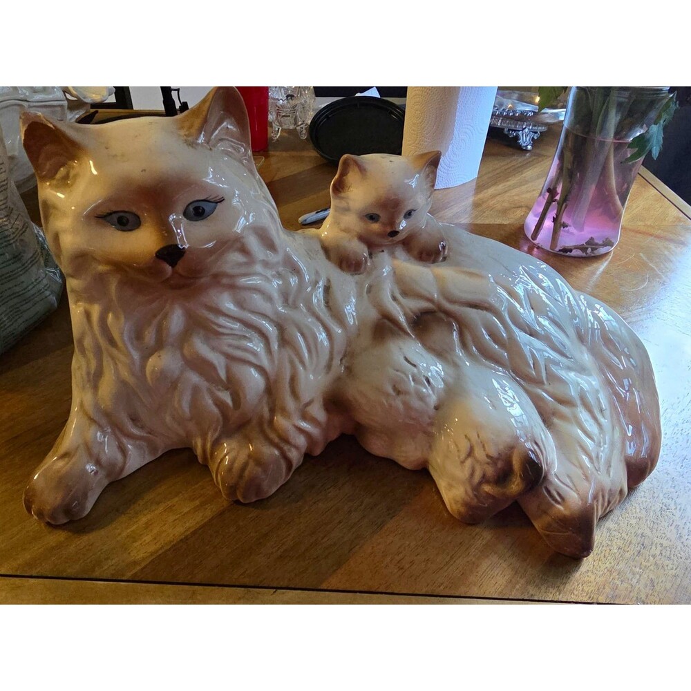 Glazed Porcelain Cat & Kitten Figurine Lying Down White/Cream Blue Eyes
